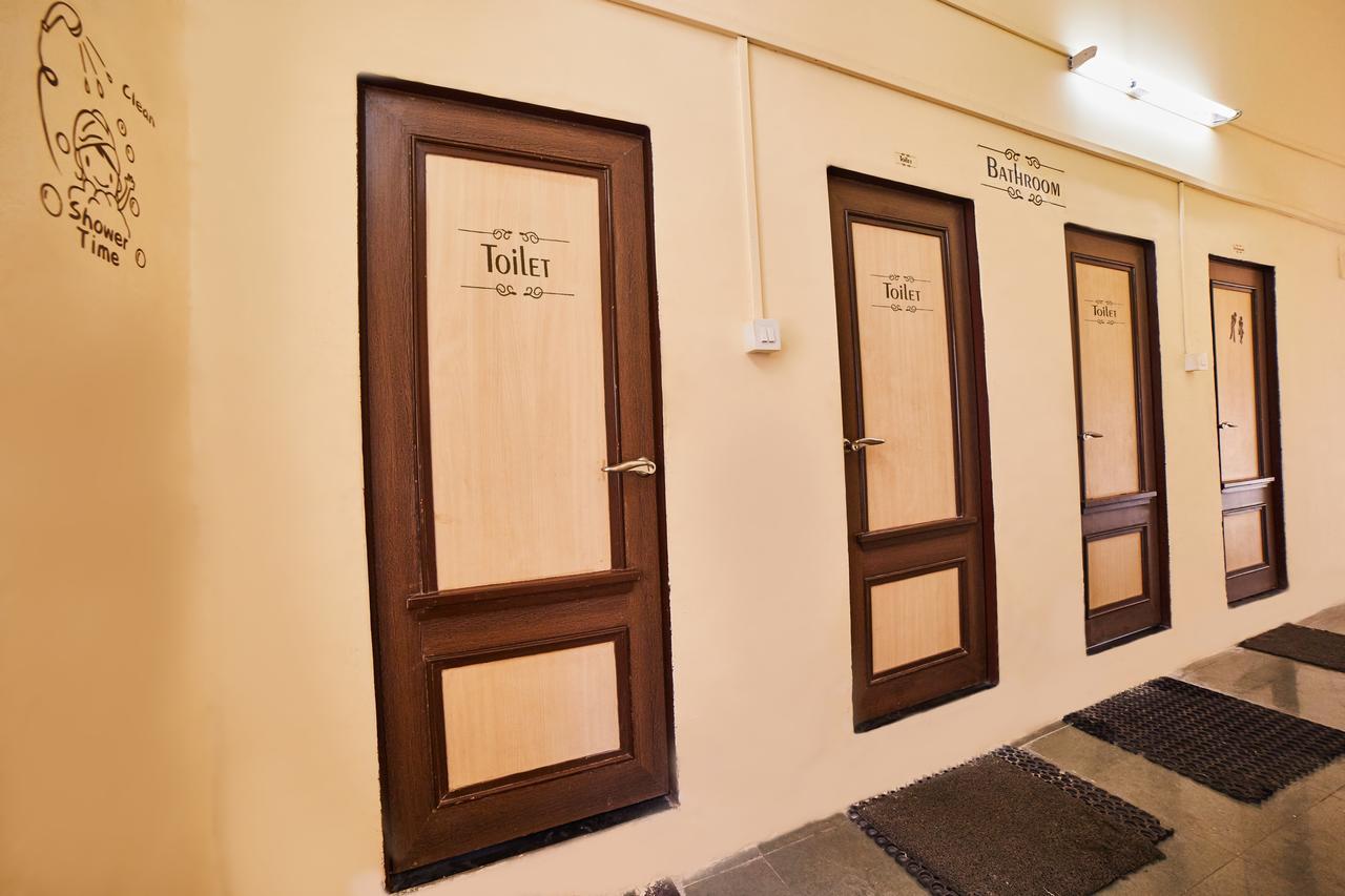 Empire Royale Hotel Мумбаи Экстерьер фото
